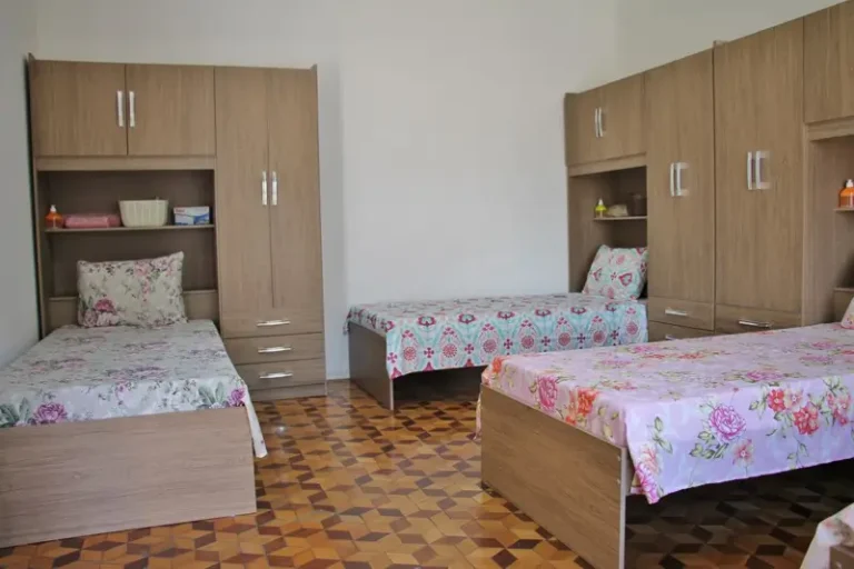 Quarto do Lar Rose 768x512